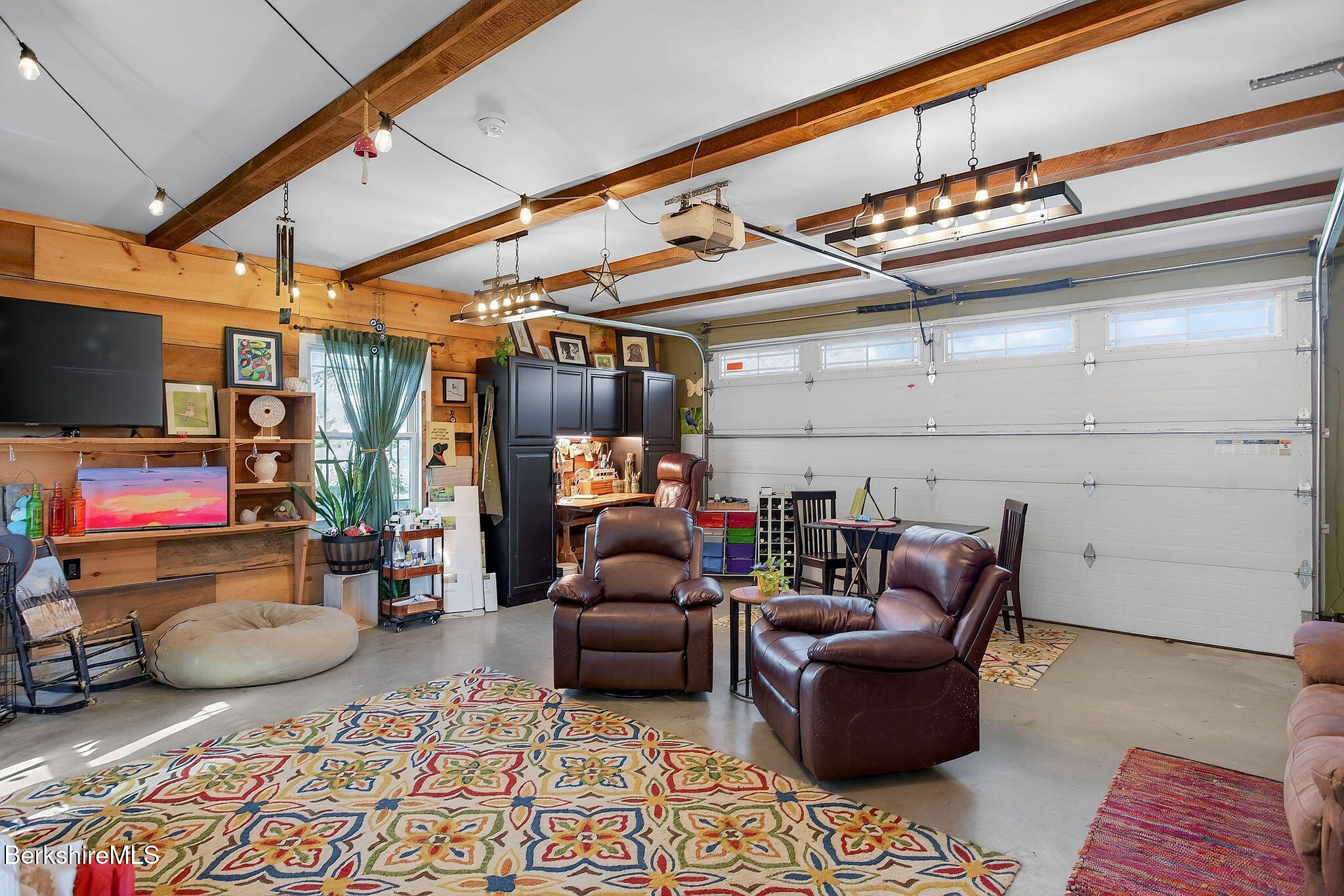 25 Raymond Dr