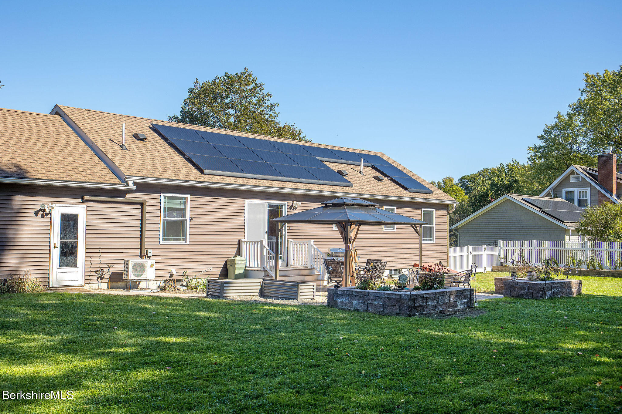 25 Raymond Dr