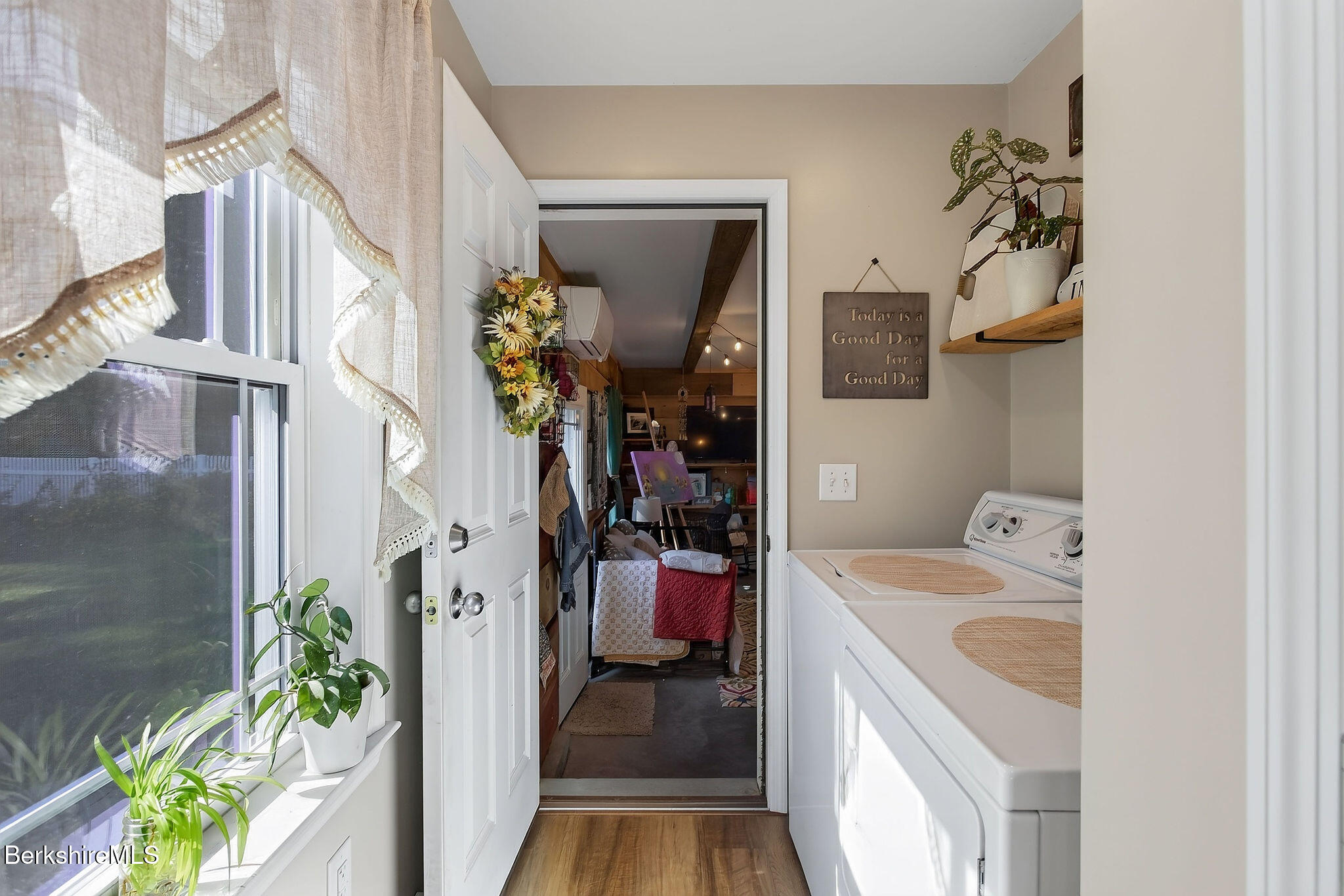 25 Raymond Dr