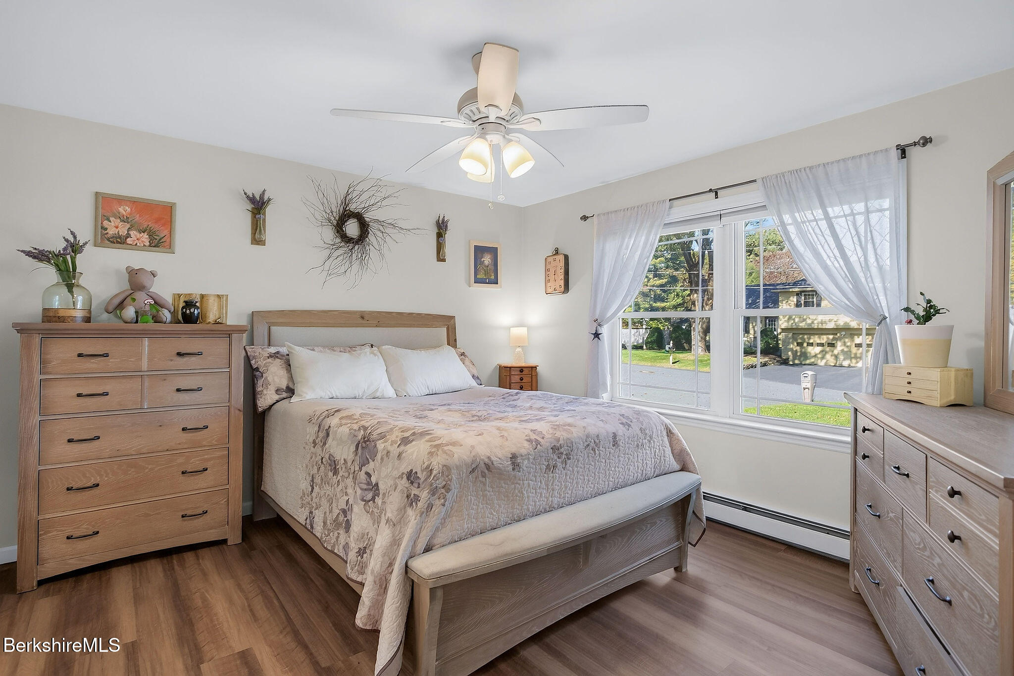25 Raymond Dr