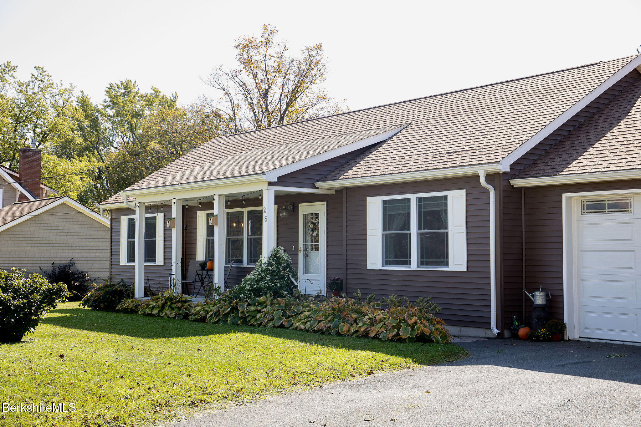 25 Raymond Dr