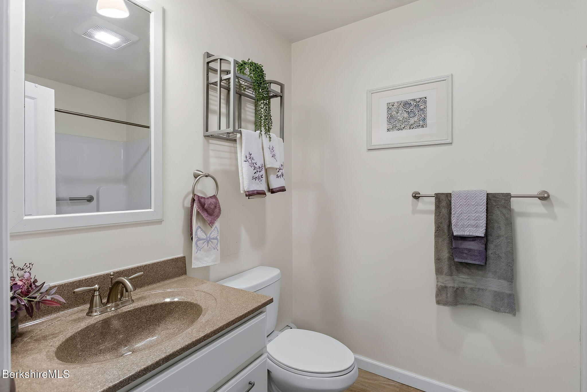 25 Raymond Dr