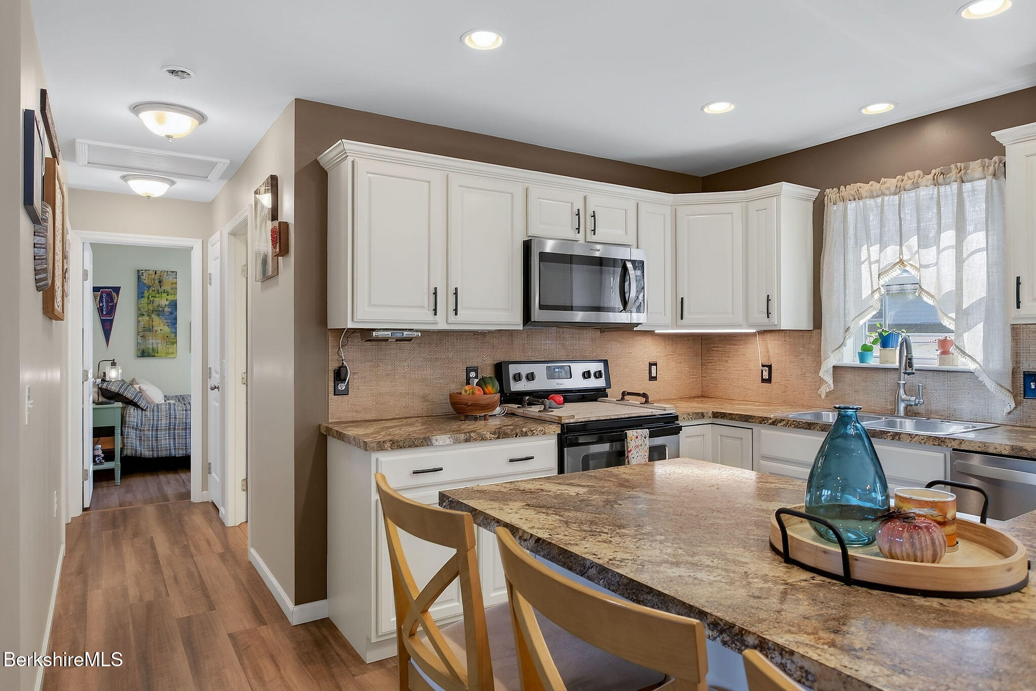 25 Raymond Dr