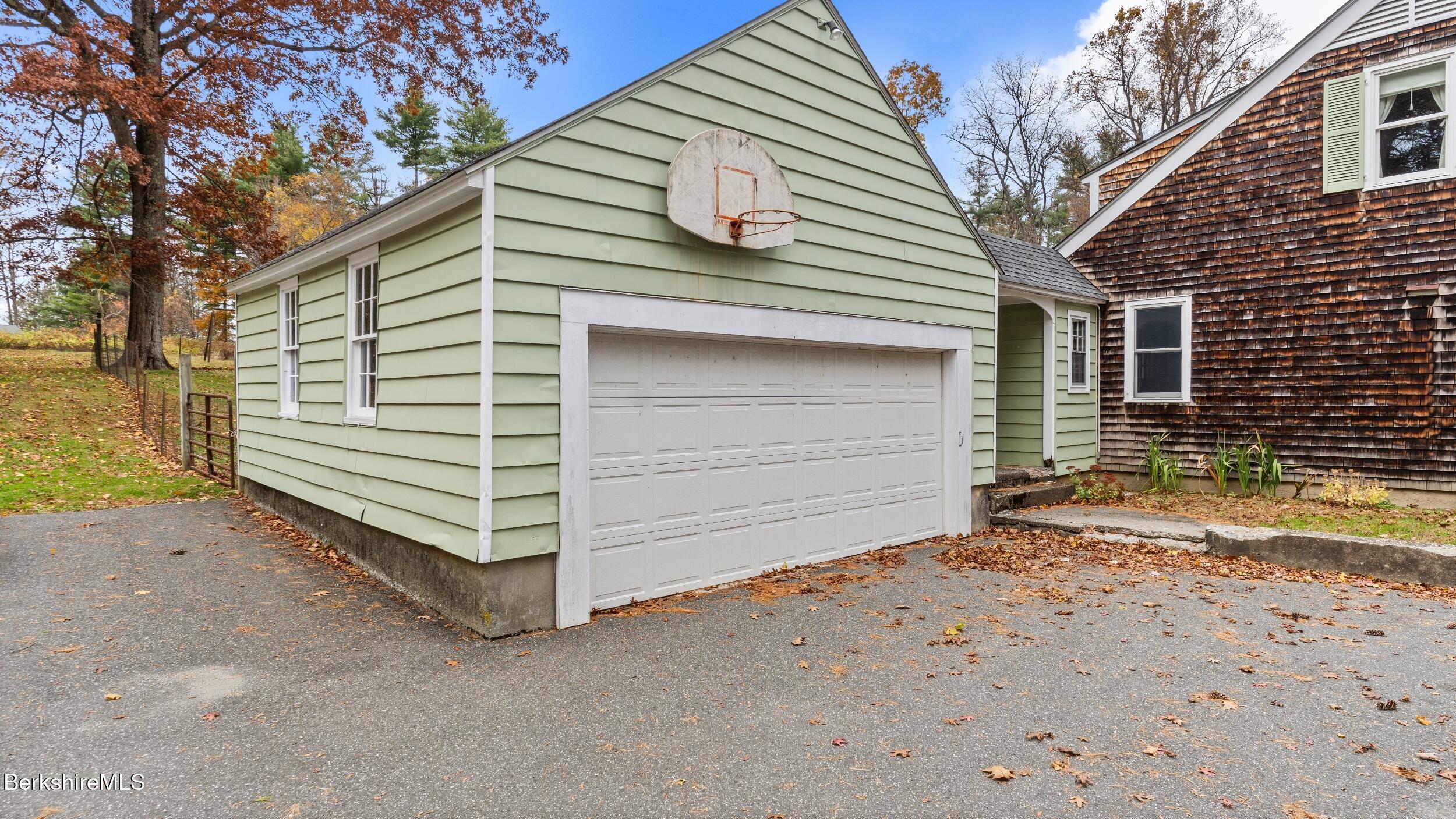 3 Pleasant View Dr