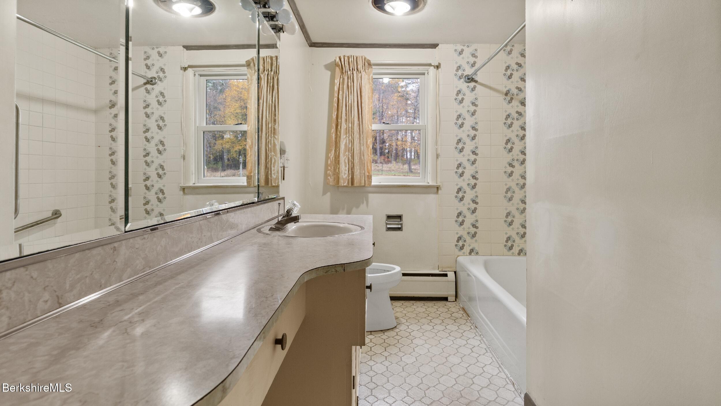 3 Pleasant View Dr
