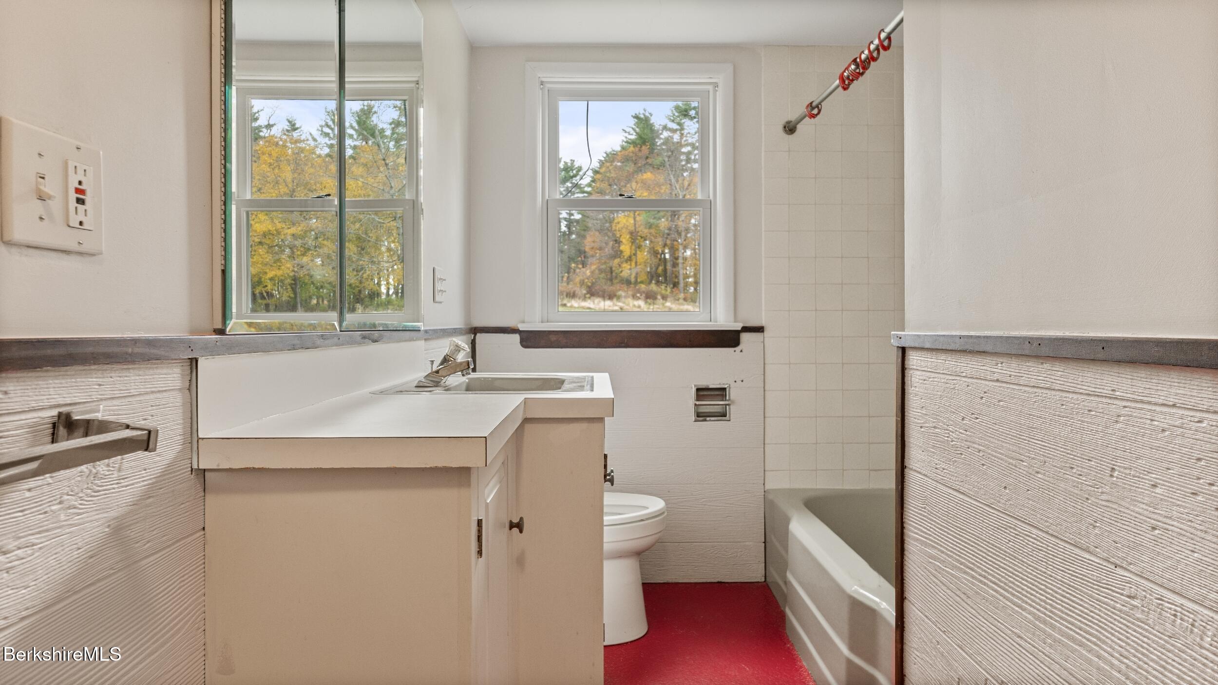 3 Pleasant View Dr