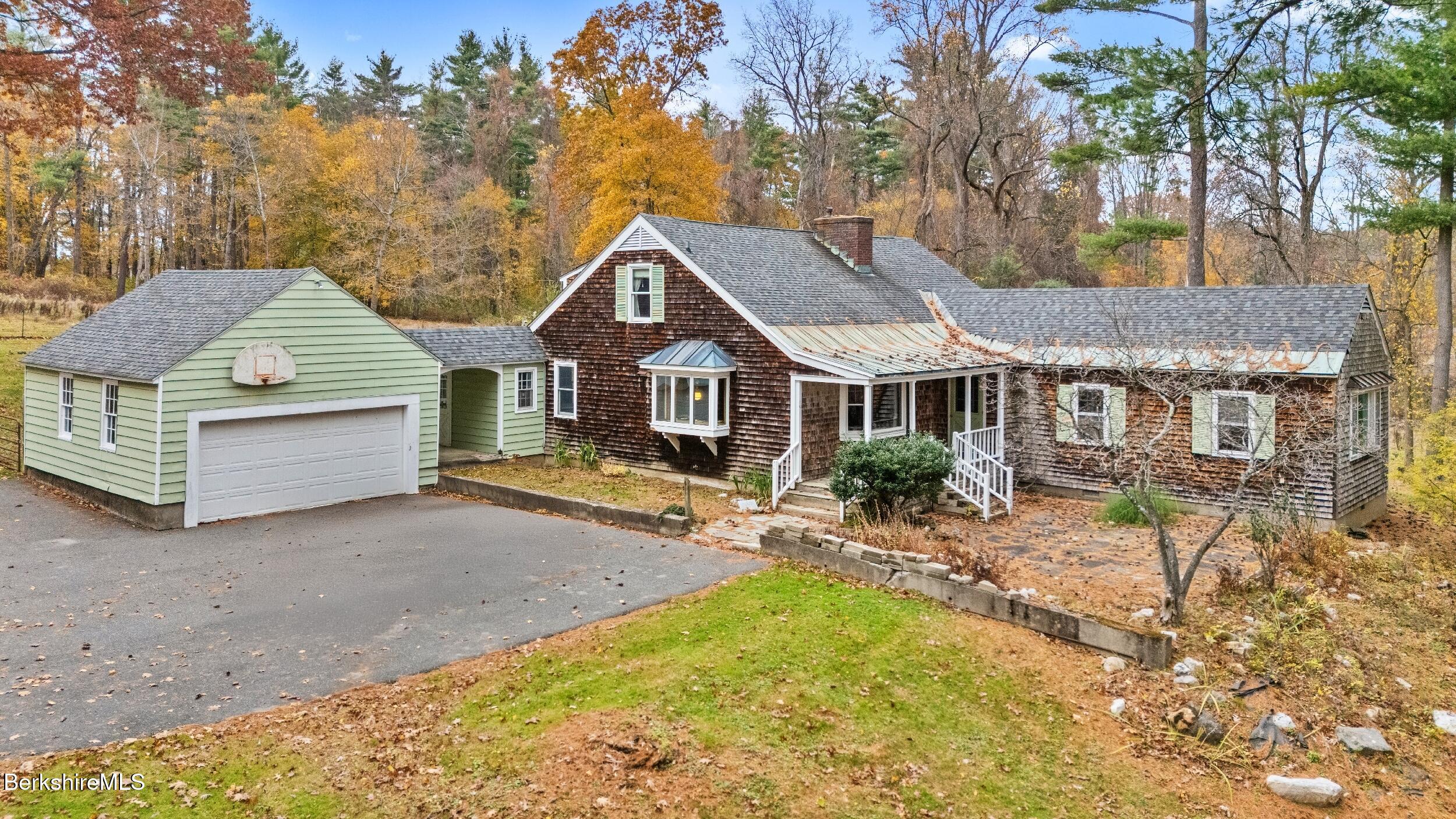 3 Pleasant View Dr