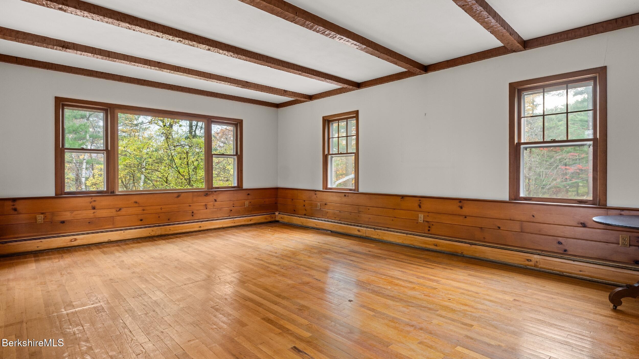3 Pleasant View Dr