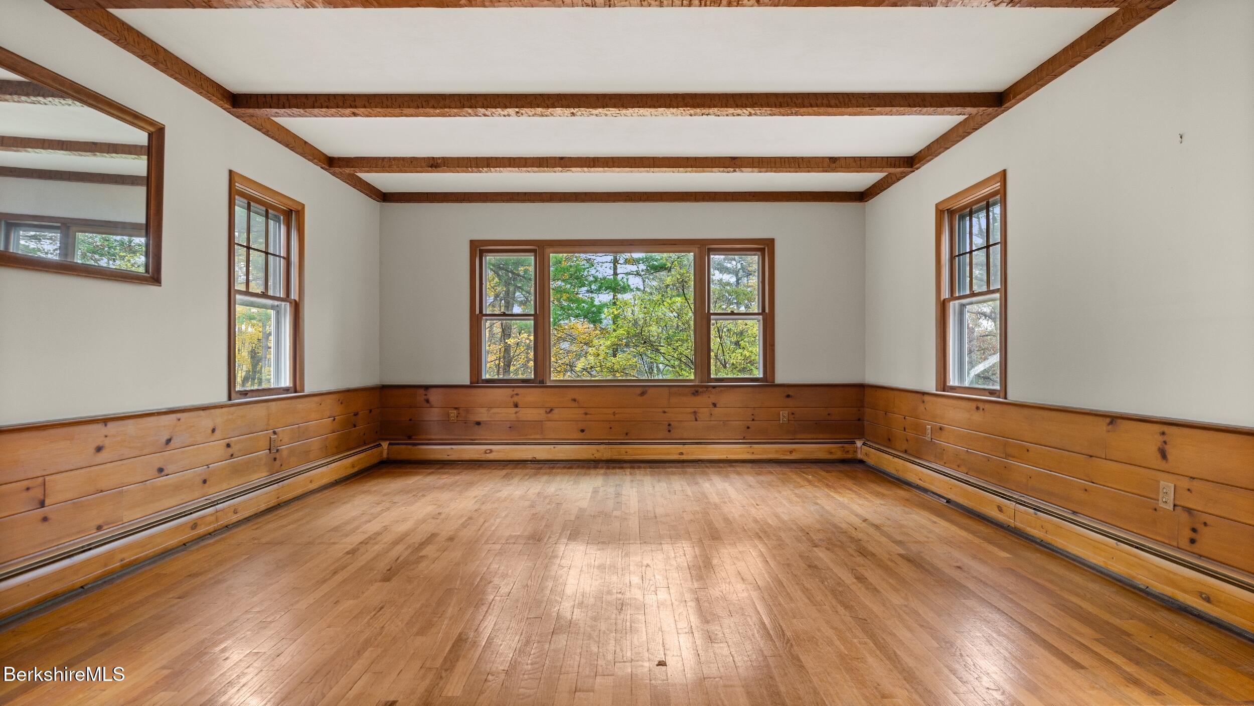 3 Pleasant View Dr