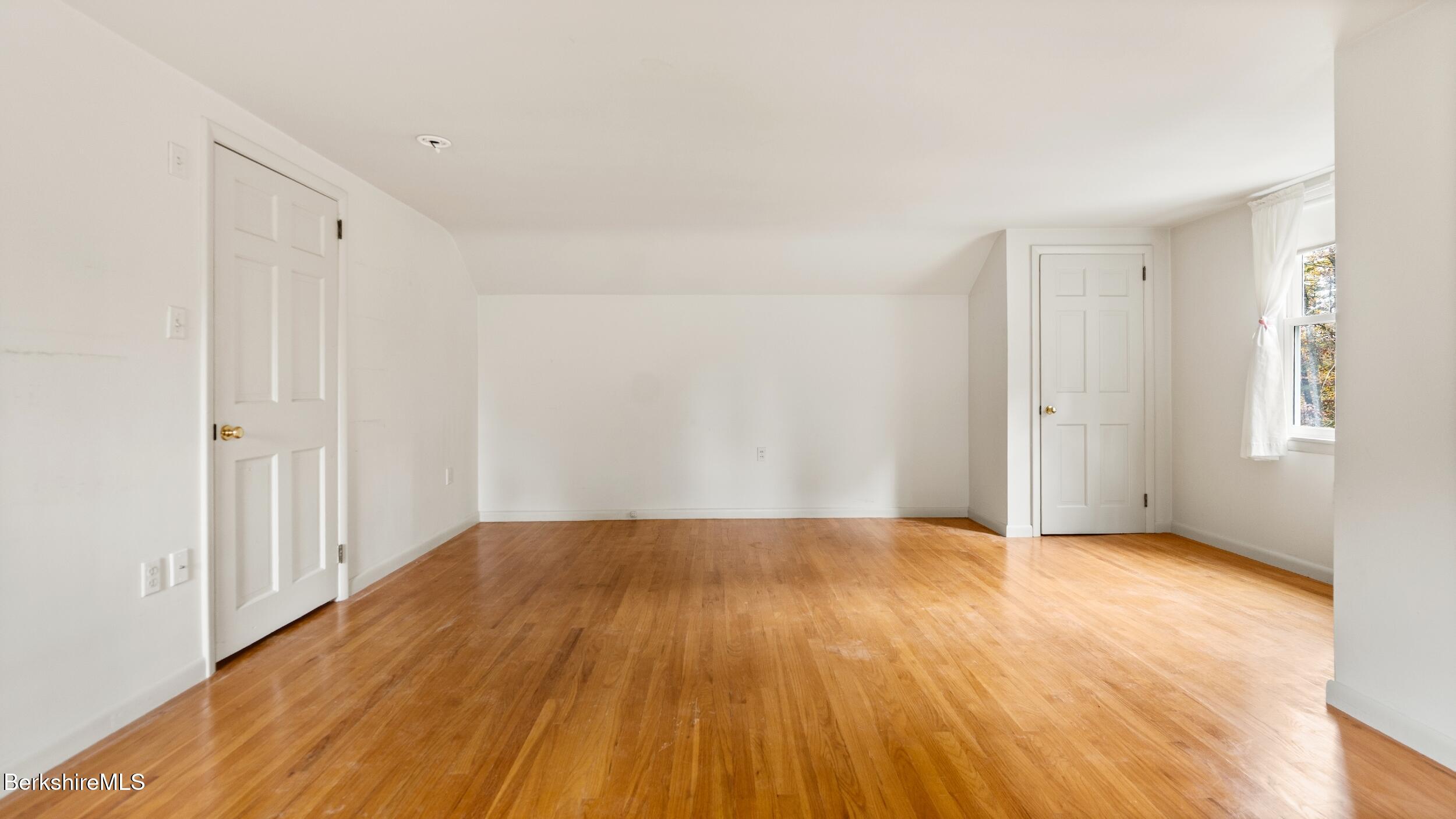 3 Pleasant View Dr