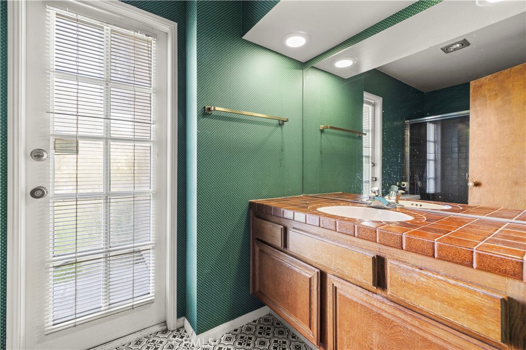 15669 Live Oak Springs Canyon