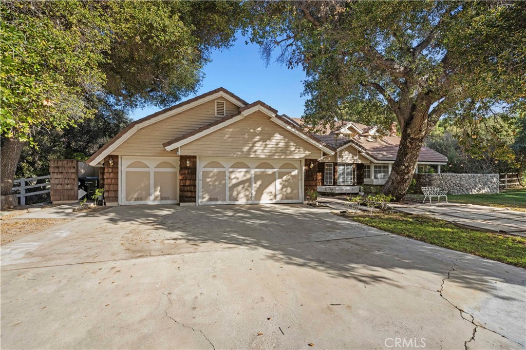 15669 Live Oak Springs Canyon