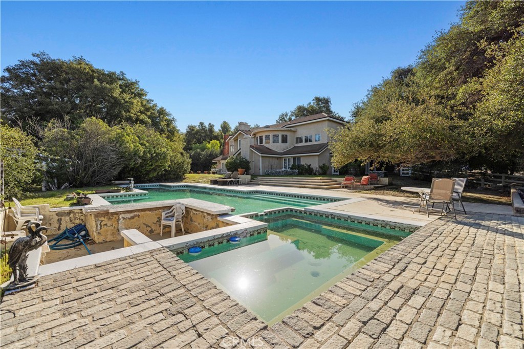 15669 Live Oak Springs Canyon
