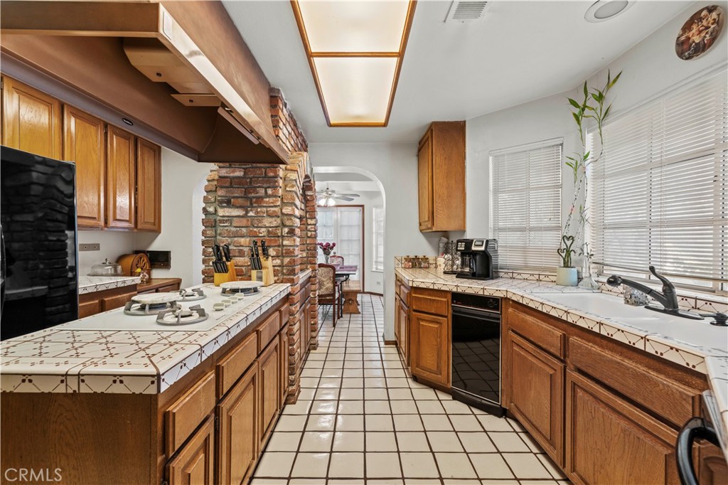 15669 Live Oak Springs Canyon