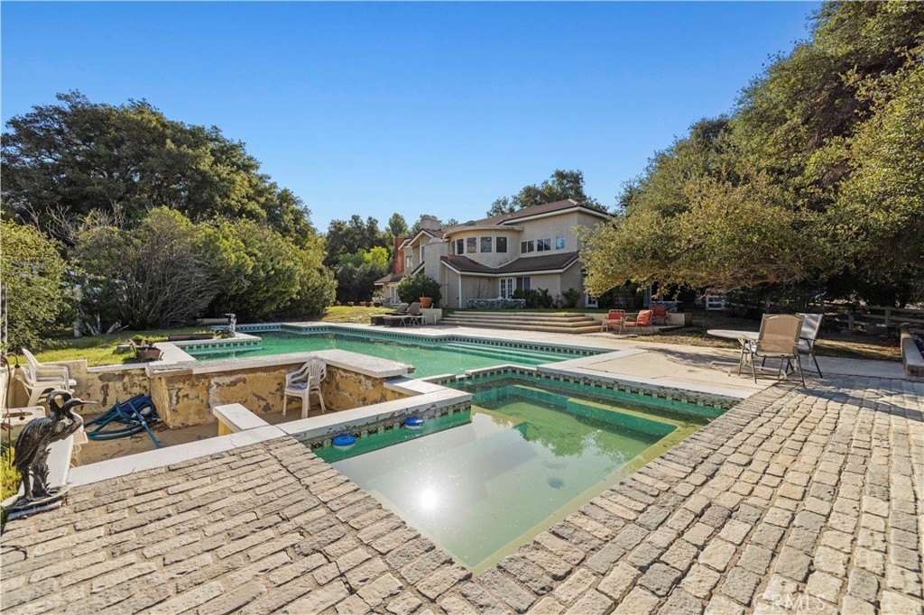 15669 Live Oak Springs Canyon