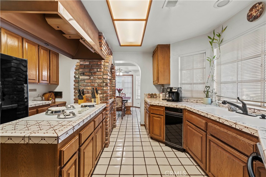 15669 Live Oak Springs Canyon