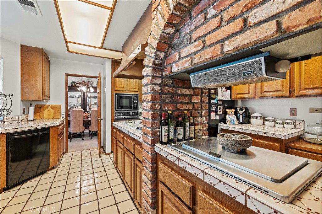 15669 Live Oak Springs Canyon