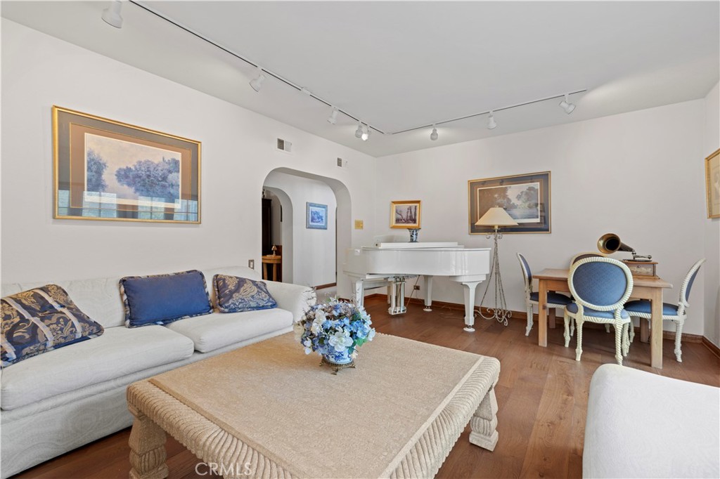 15669 Live Oak Springs Canyon