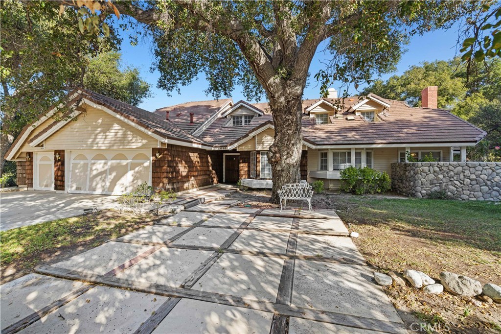 15669 Live Oak Springs Canyon
