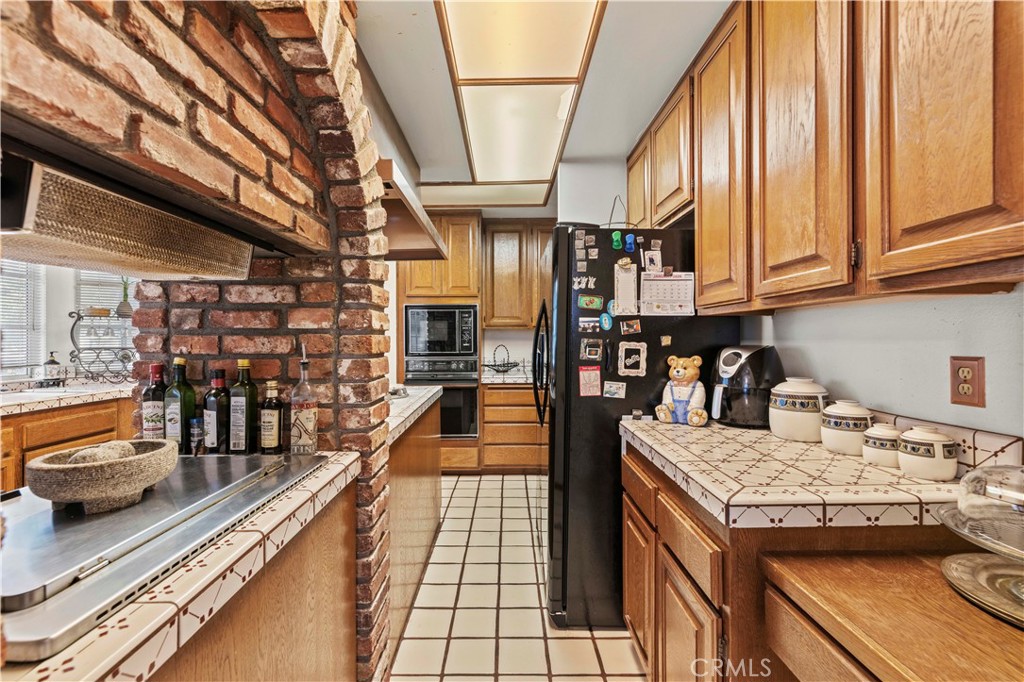 15669 Live Oak Springs Canyon