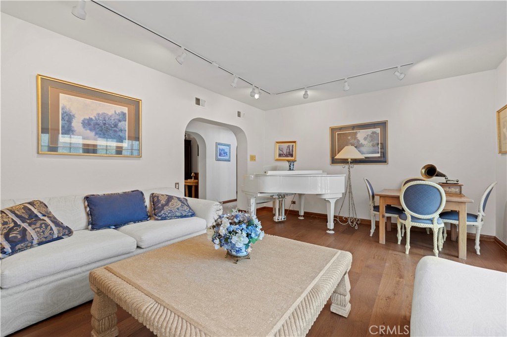 15669 Live Oak Springs Canyon