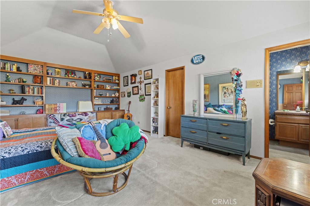 15669 Live Oak Springs Canyon