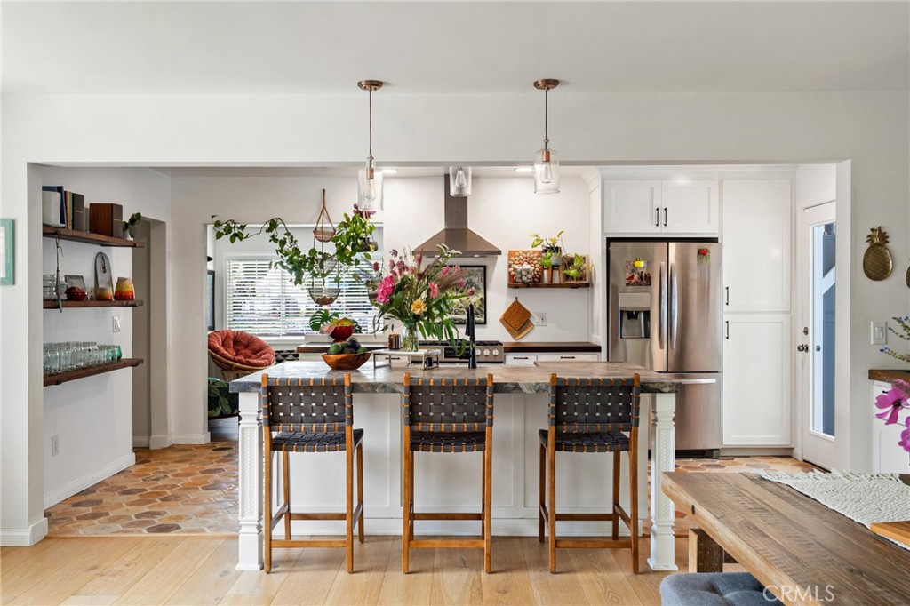 880 Lemon Grove Avenue