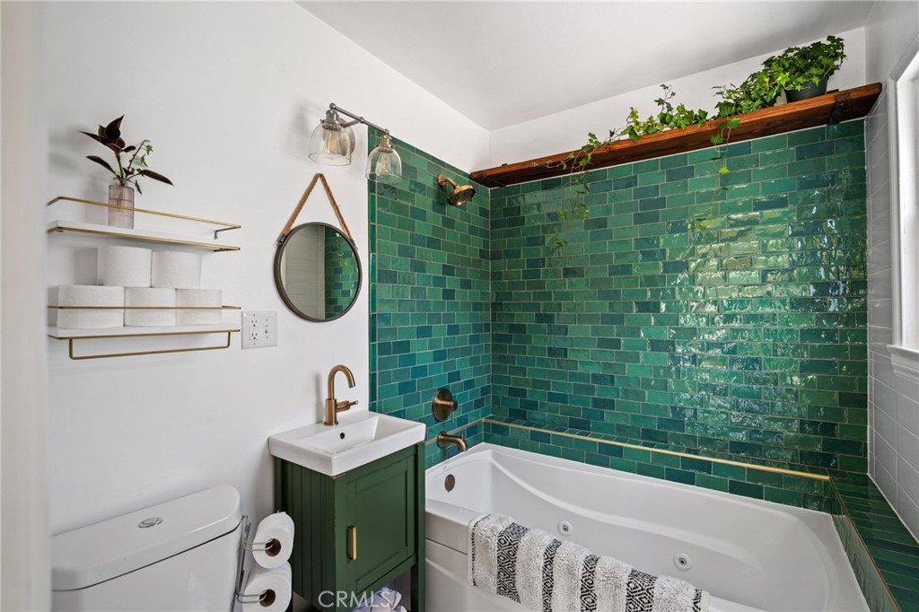 880 Lemon Grove Avenue