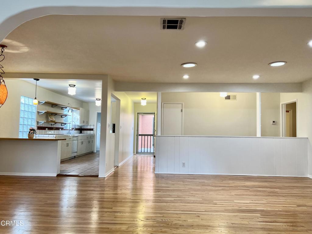 12406 La Maida Street