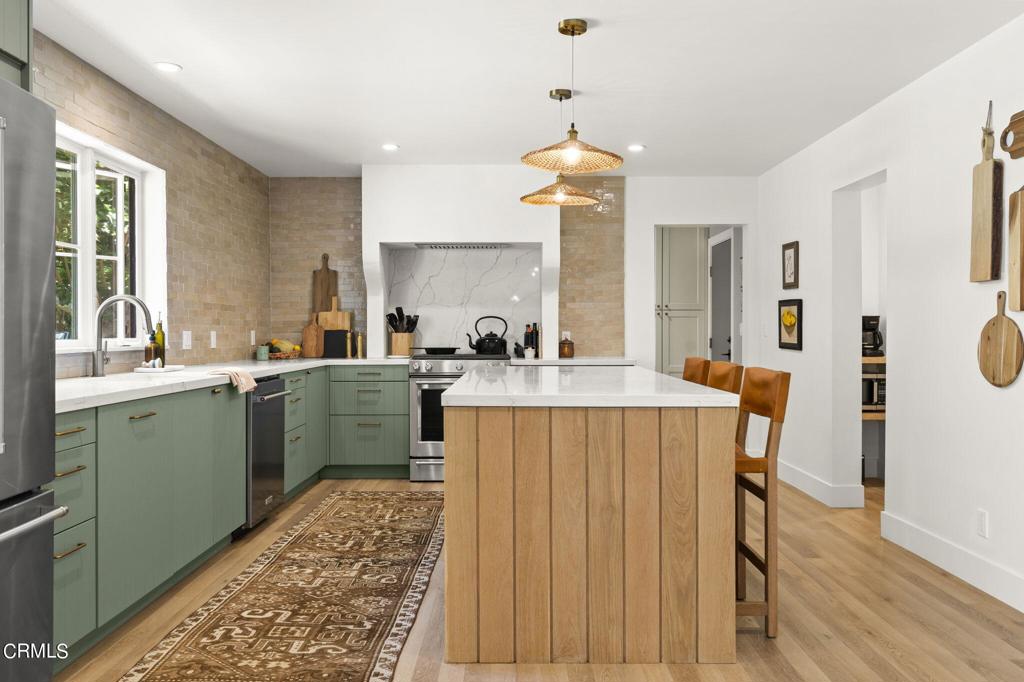 388 Maryville Avenue