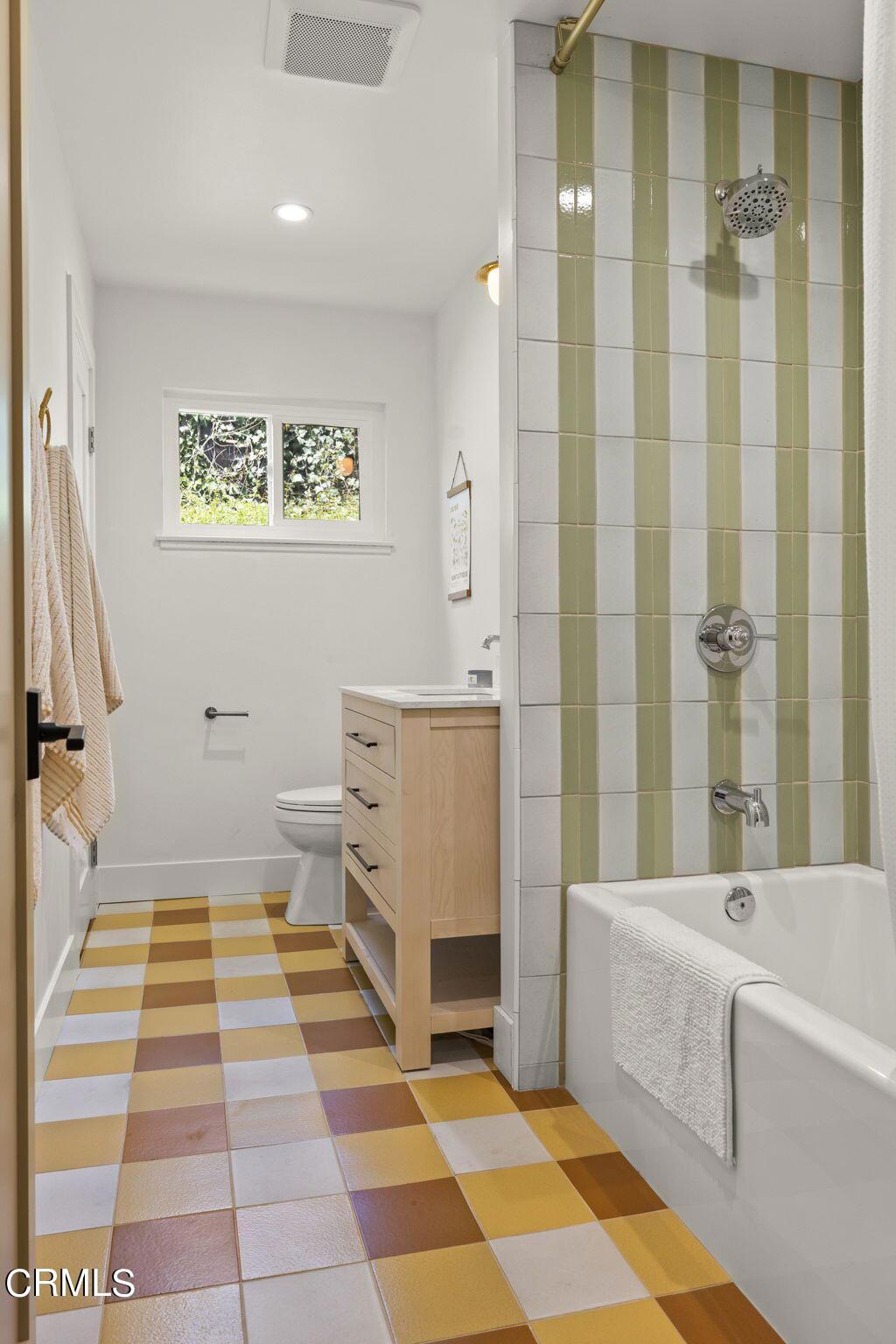 388 Maryville Avenue