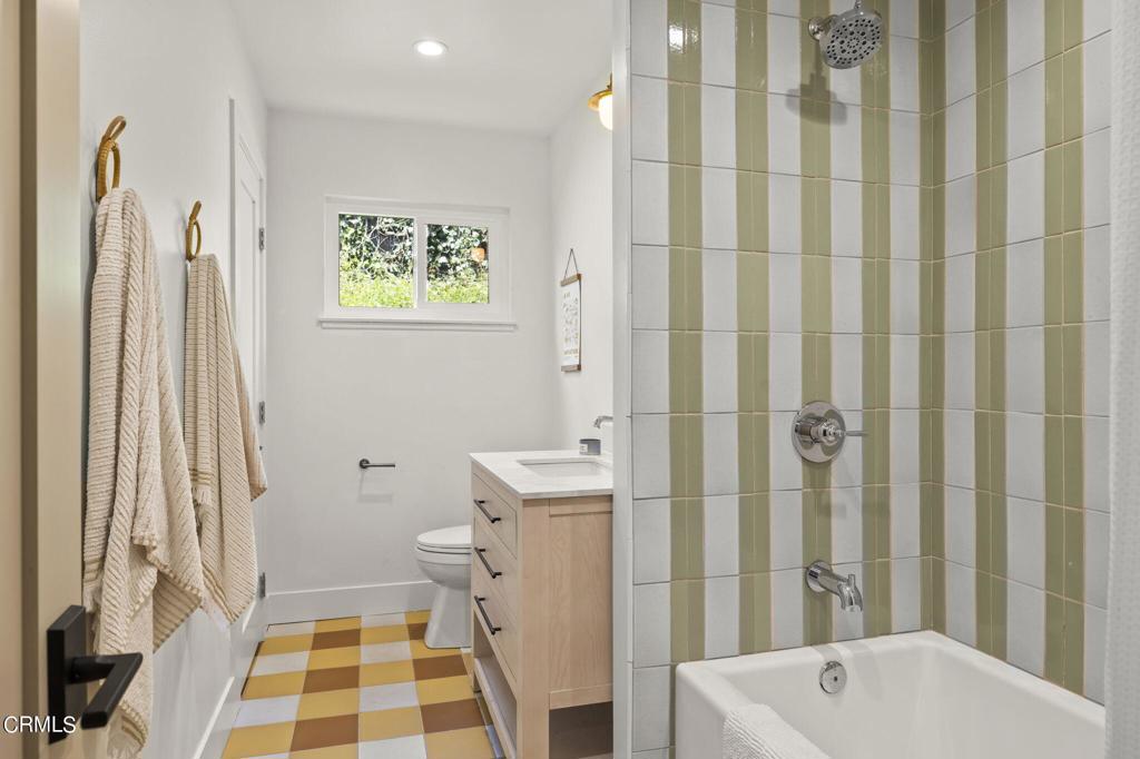 388 Maryville Avenue