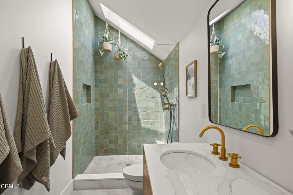 388 Maryville Avenue