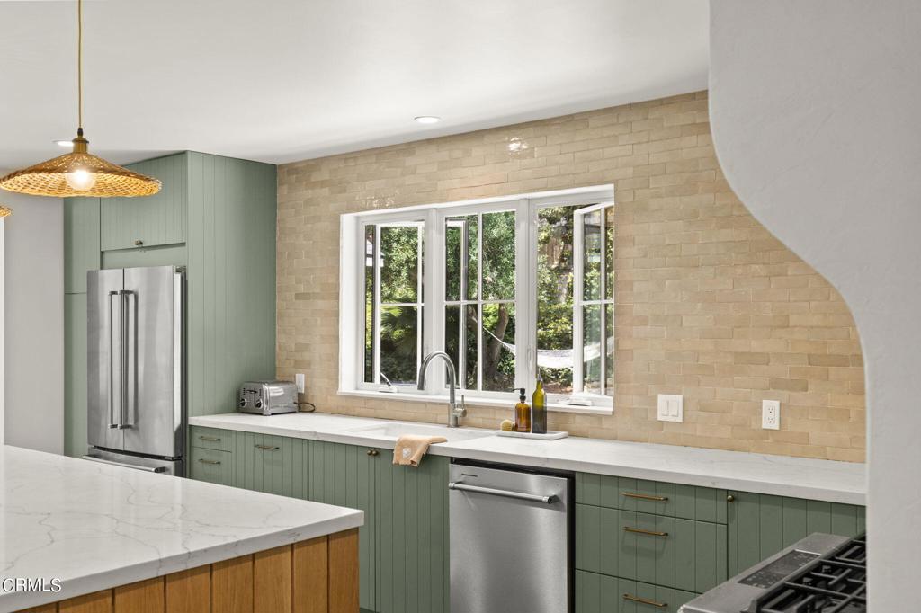 388 Maryville Avenue