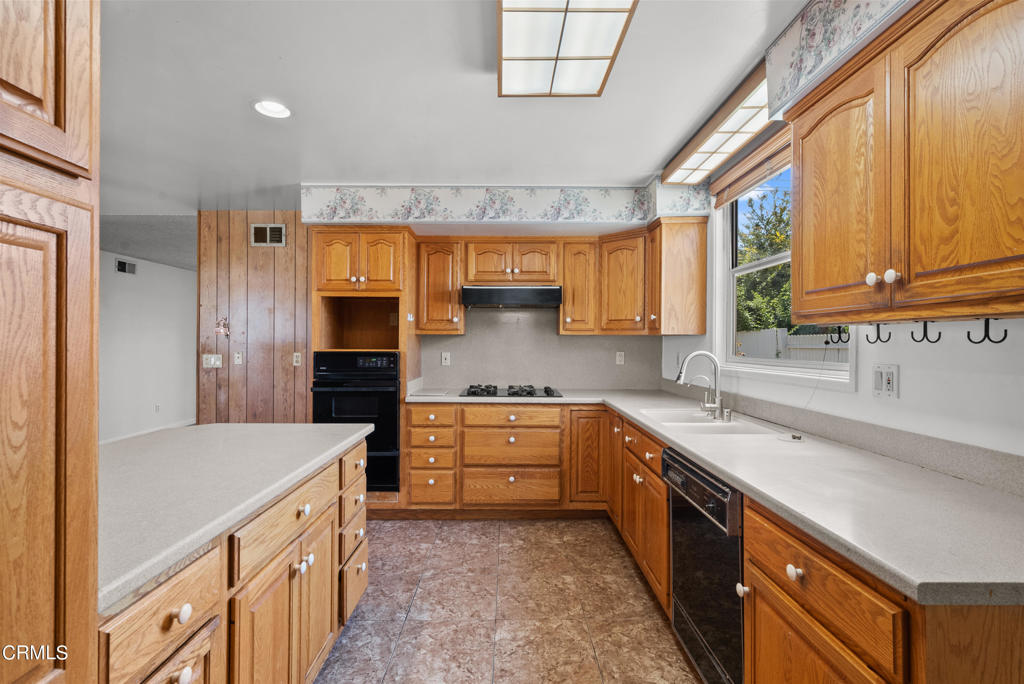 2758 Mcculloch Street