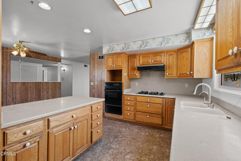 2758 Mcculloch Street