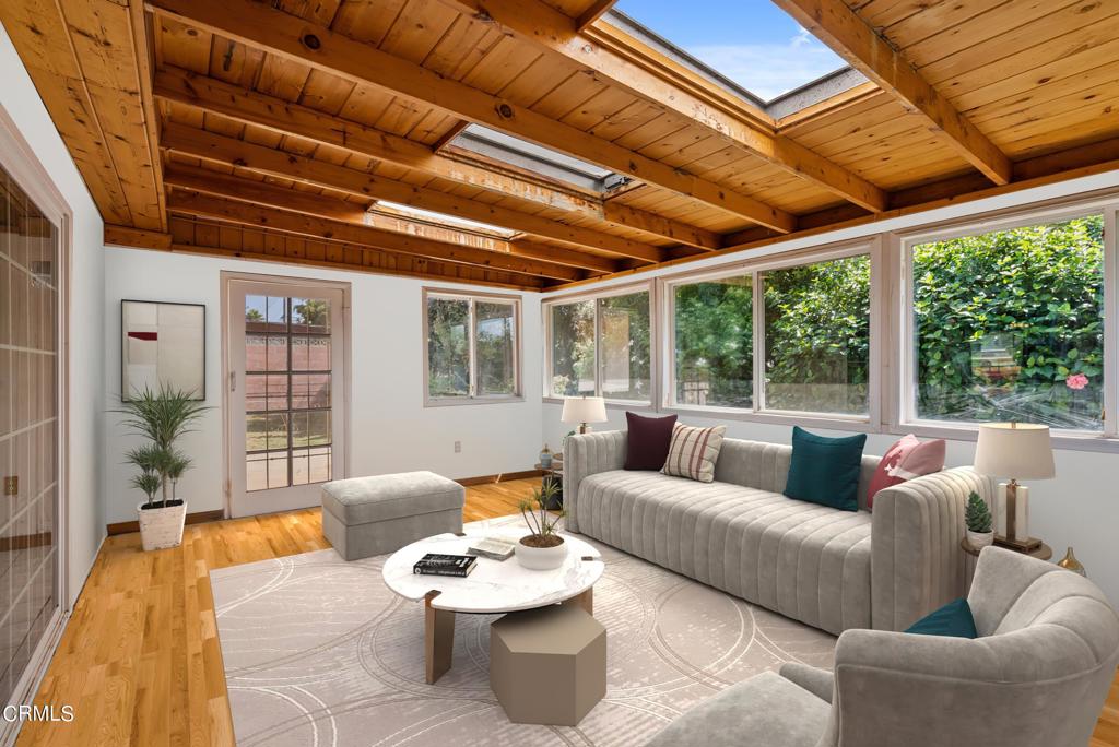 2758 Mcculloch Street