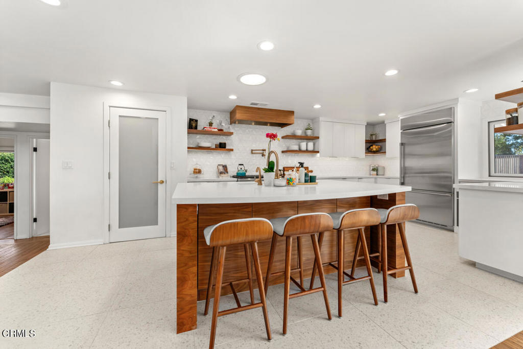 690 Valley Vista Drive