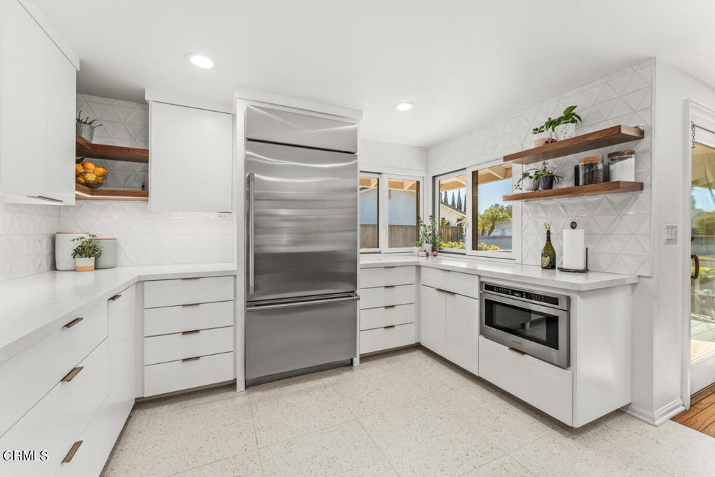 690 Valley Vista Drive