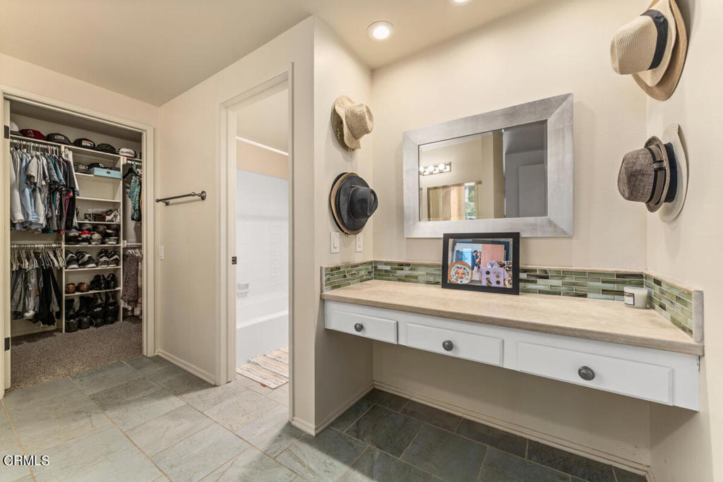 690 Valley Vista Drive