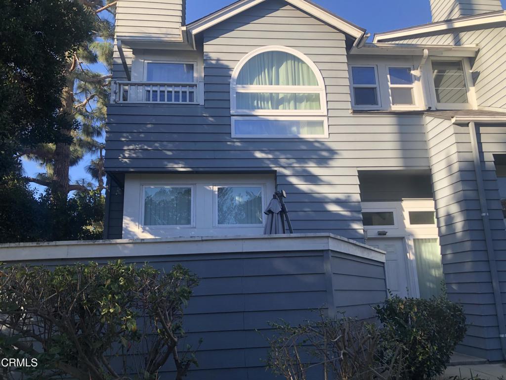 1098 Stravinsky Lane