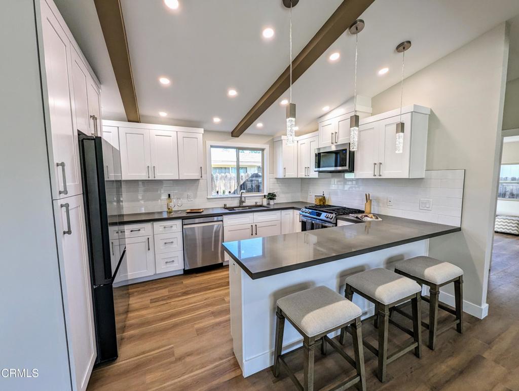 1220 Johnson Drive 12