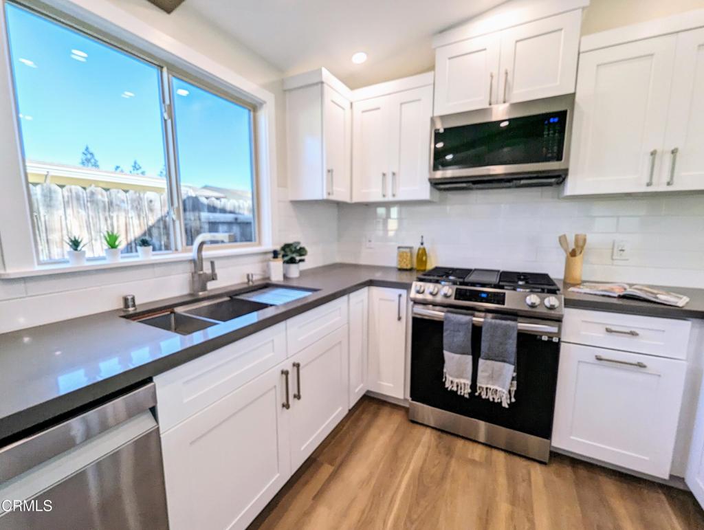 1220 Johnson Drive 12