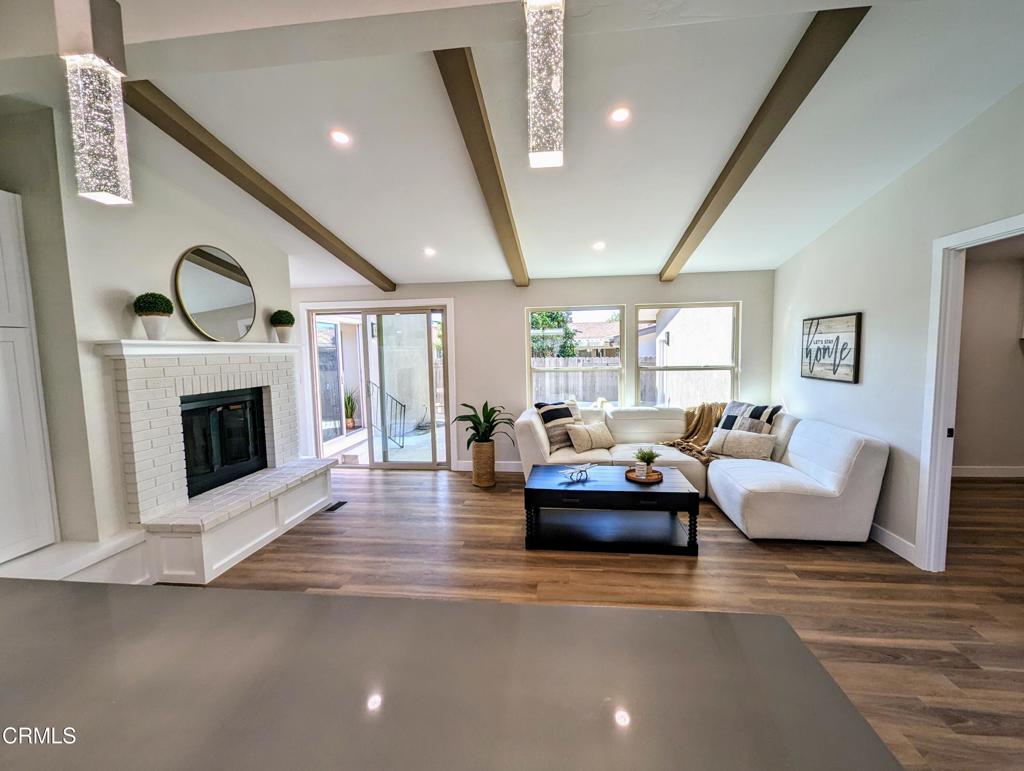 1220 Johnson Drive 12