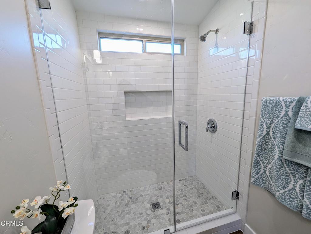 1220 Johnson Drive 12