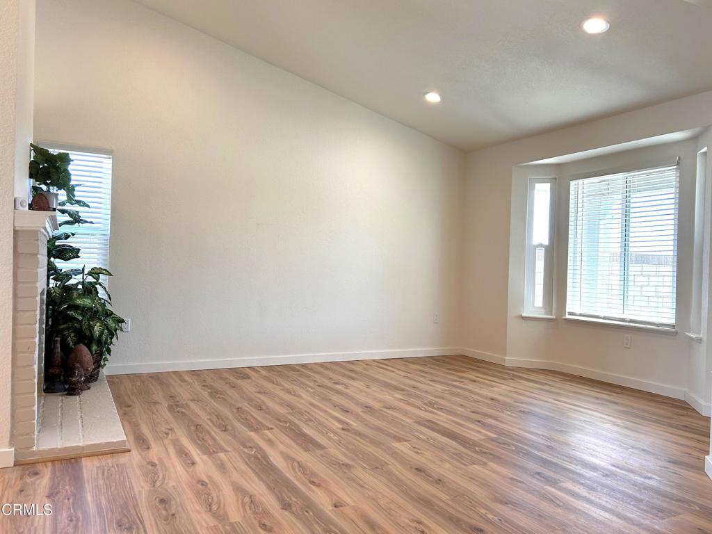 45900 Schamise Street