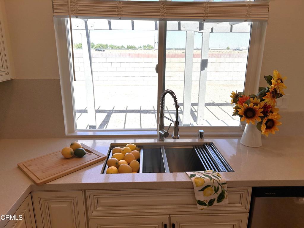 45900 Schamise Street