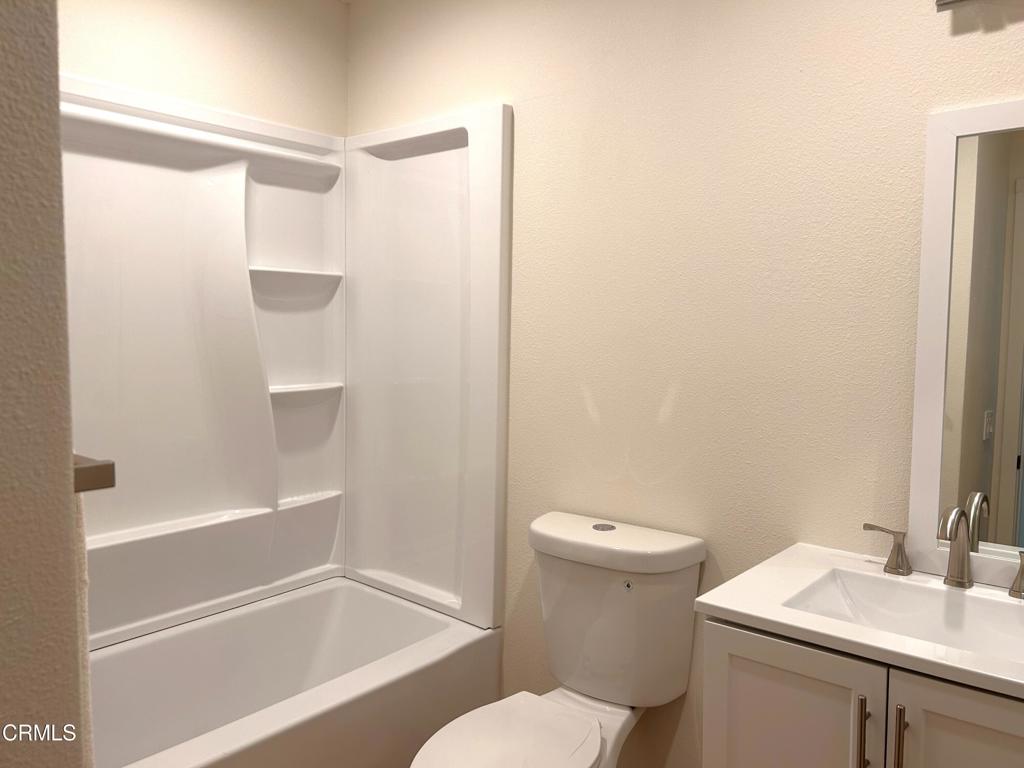 45900 Schamise Street