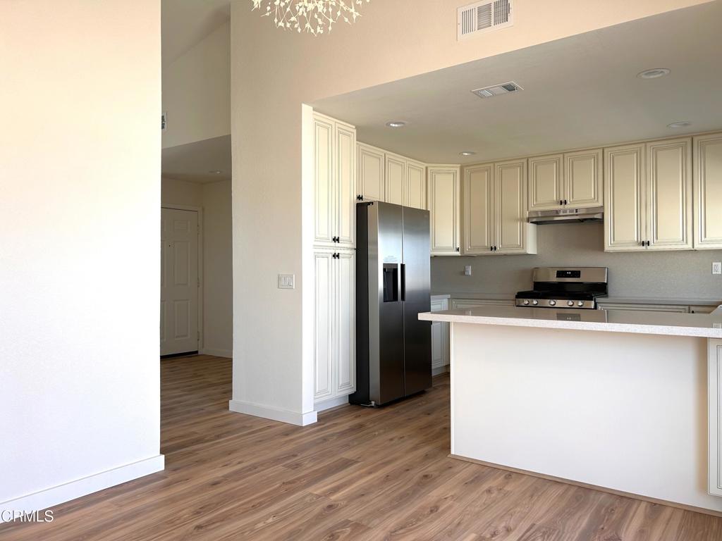 45900 Schamise Street