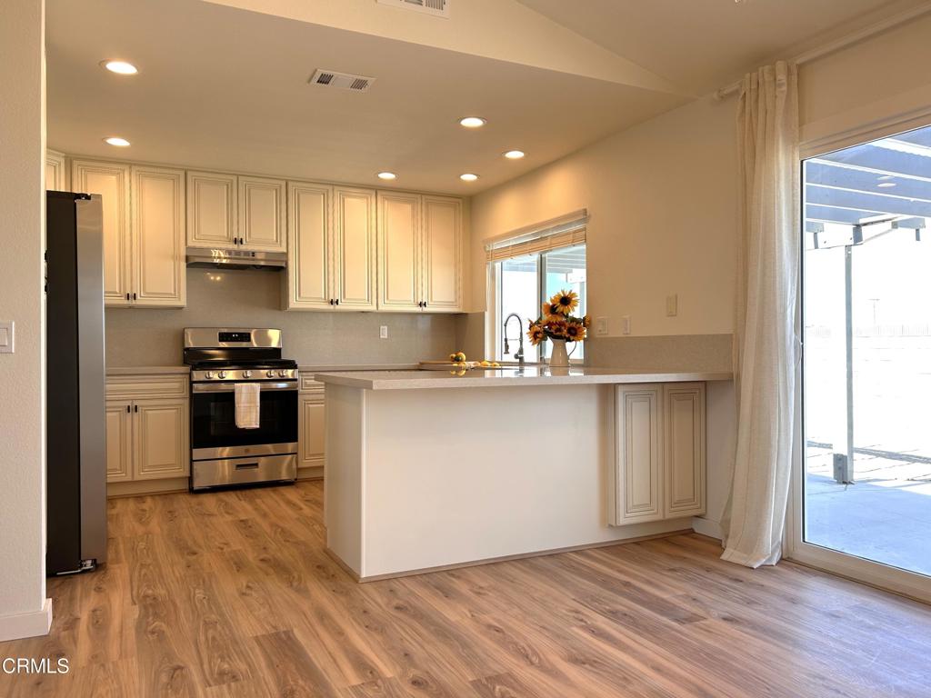 45900 Schamise Street